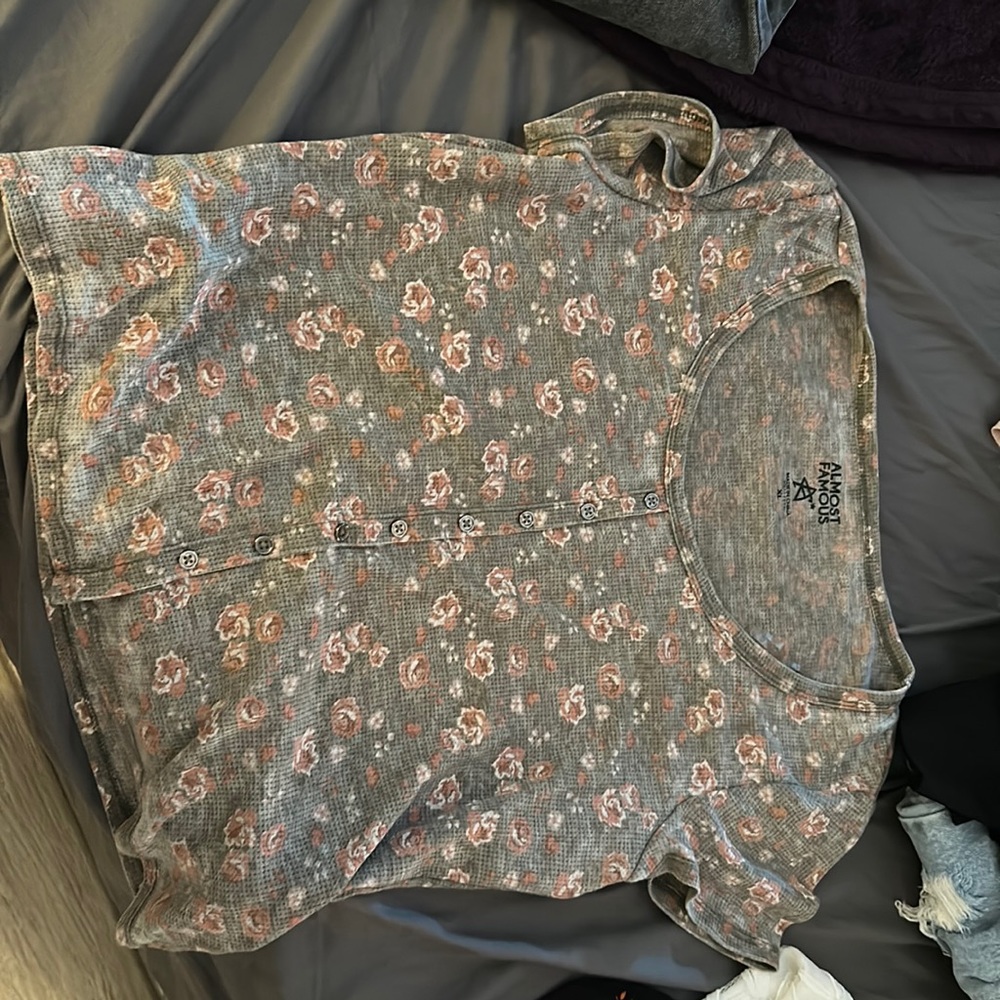 Xl gray and pink floral shirt:
